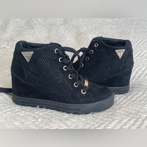 Guess hidden heel platform shoes size 6